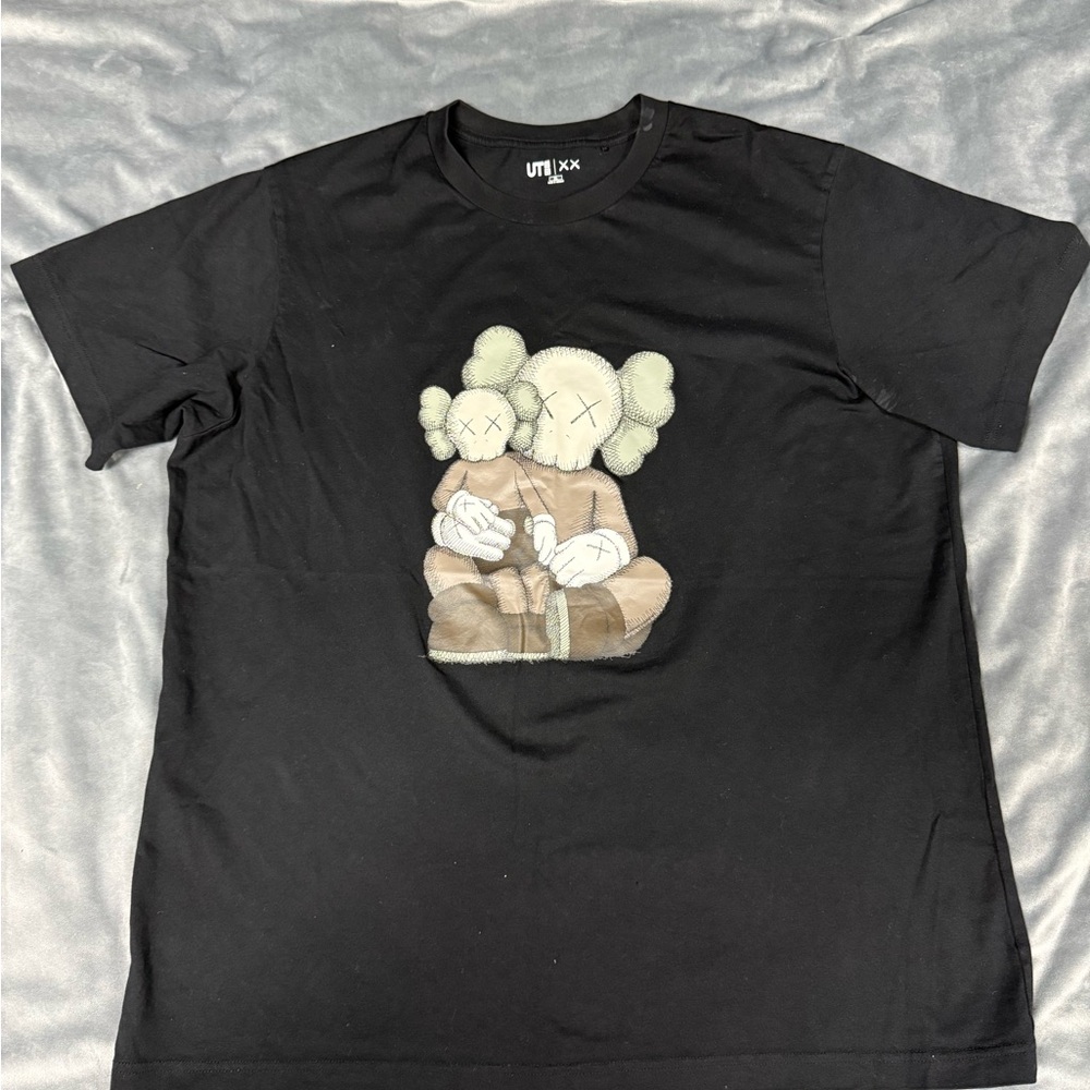 Uniqlo Black Graphic T-Shirt